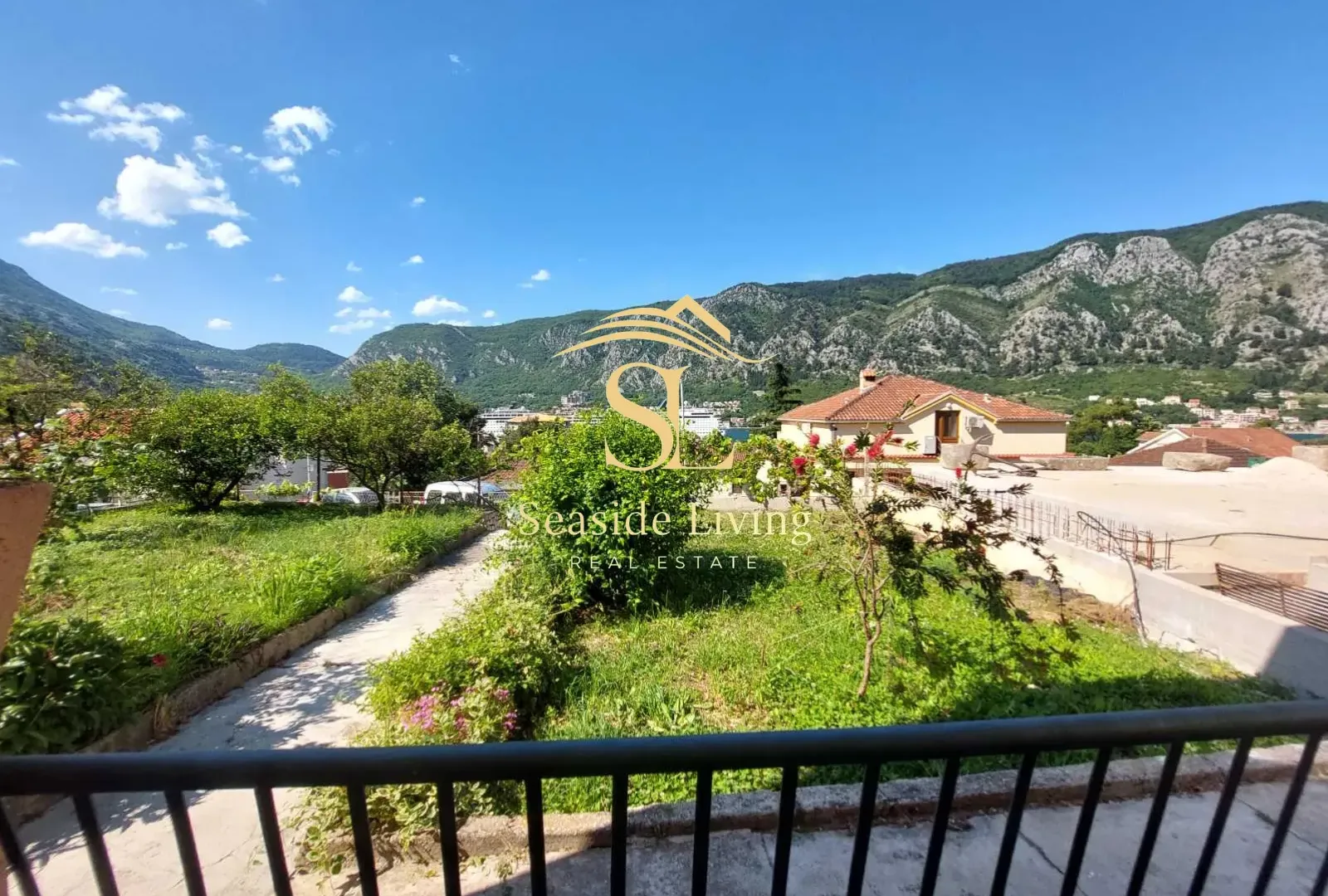 Rent, three bedroom apartment, 90m², Centar, Kotor