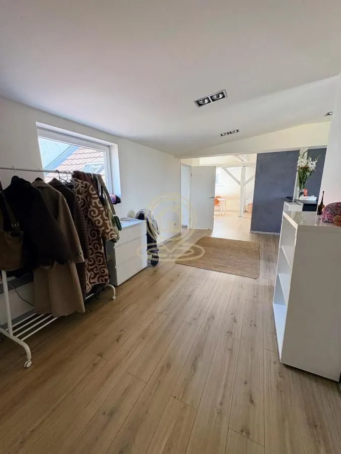 Izdavanje, trosoban stan, 93m², Stari Grad, Beograd