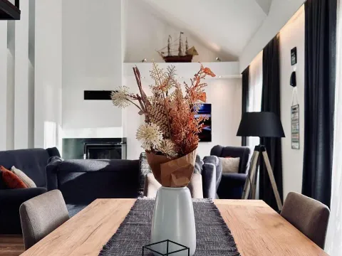 Izdavanje, trosoban stan, 130m², Mažina, Tivat - image 2