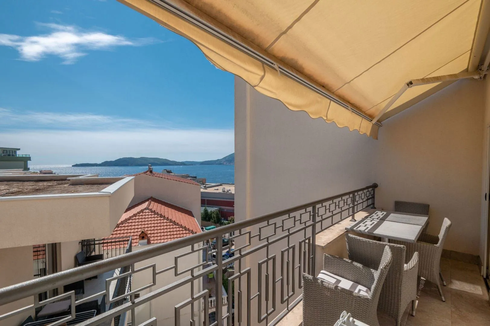 Sale, three bedroom apartment, 123m², Pržno, Budva