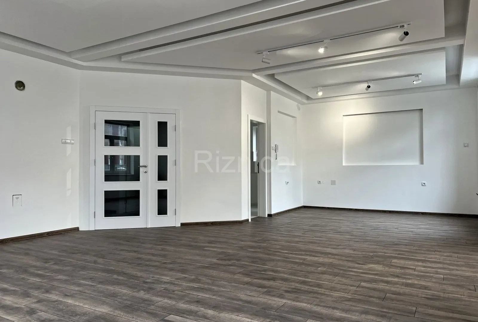 Prodaja, dvosoban stan, 106m², Pantelej, Niš