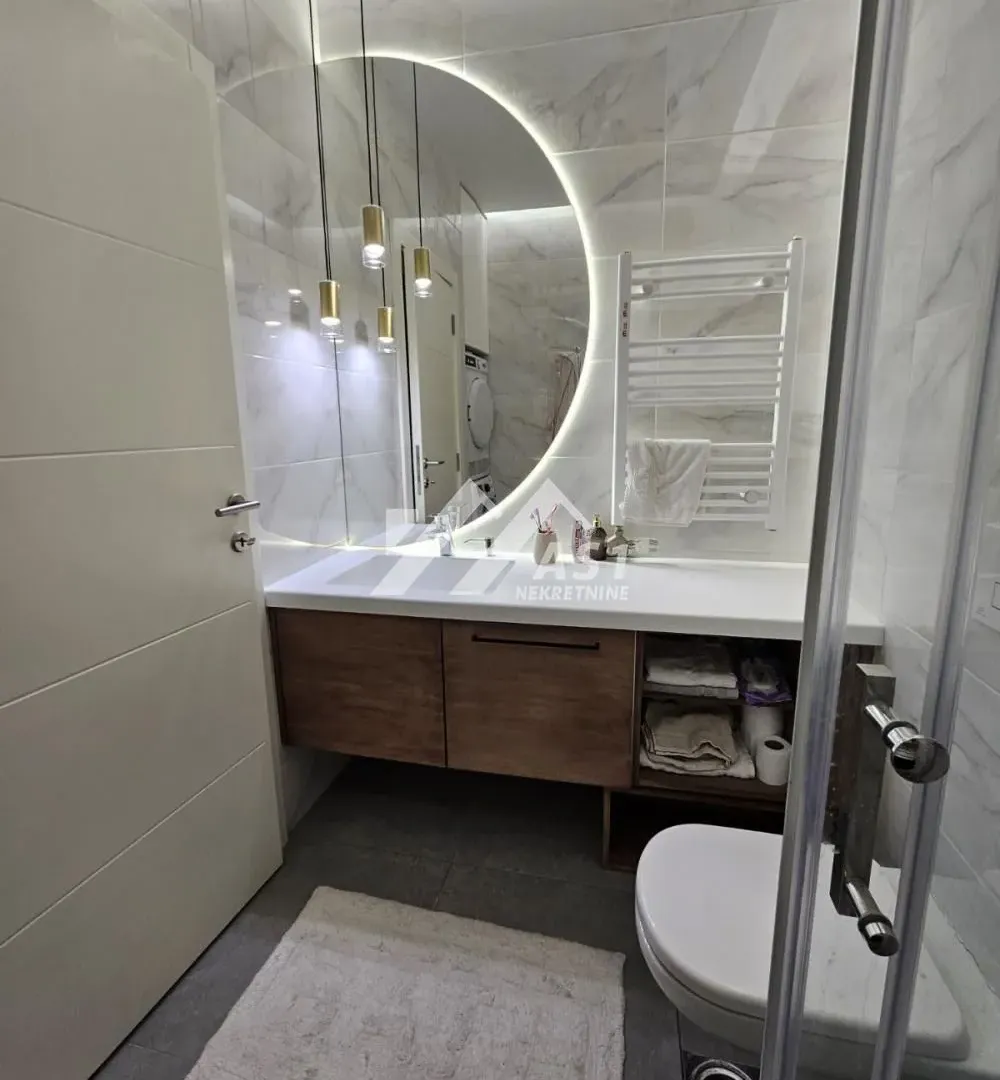 Izdavanje, jednosoban stan, 42m², Adamovićevo Naselje, Novi Sad Sve Podlokacije
