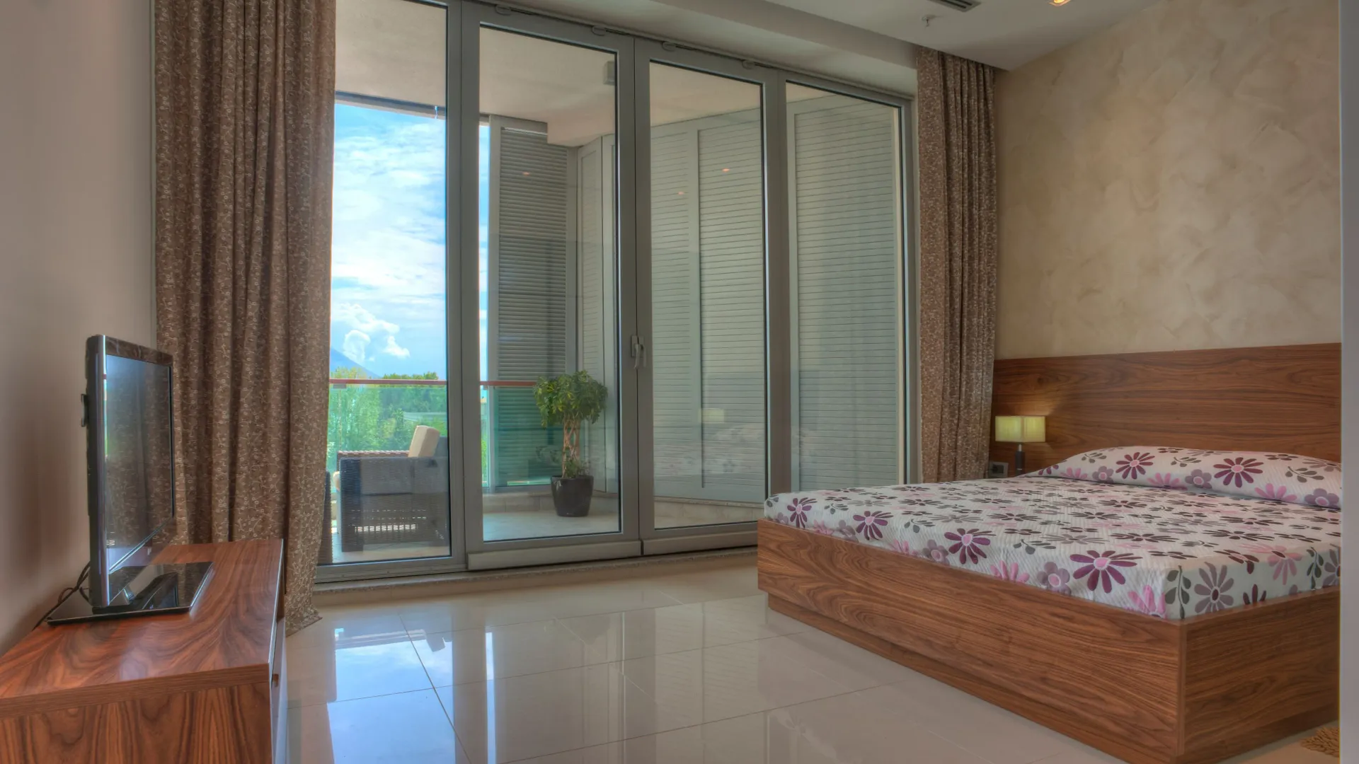 Sale, two bedroom apartment, 95m², Centar, Budva