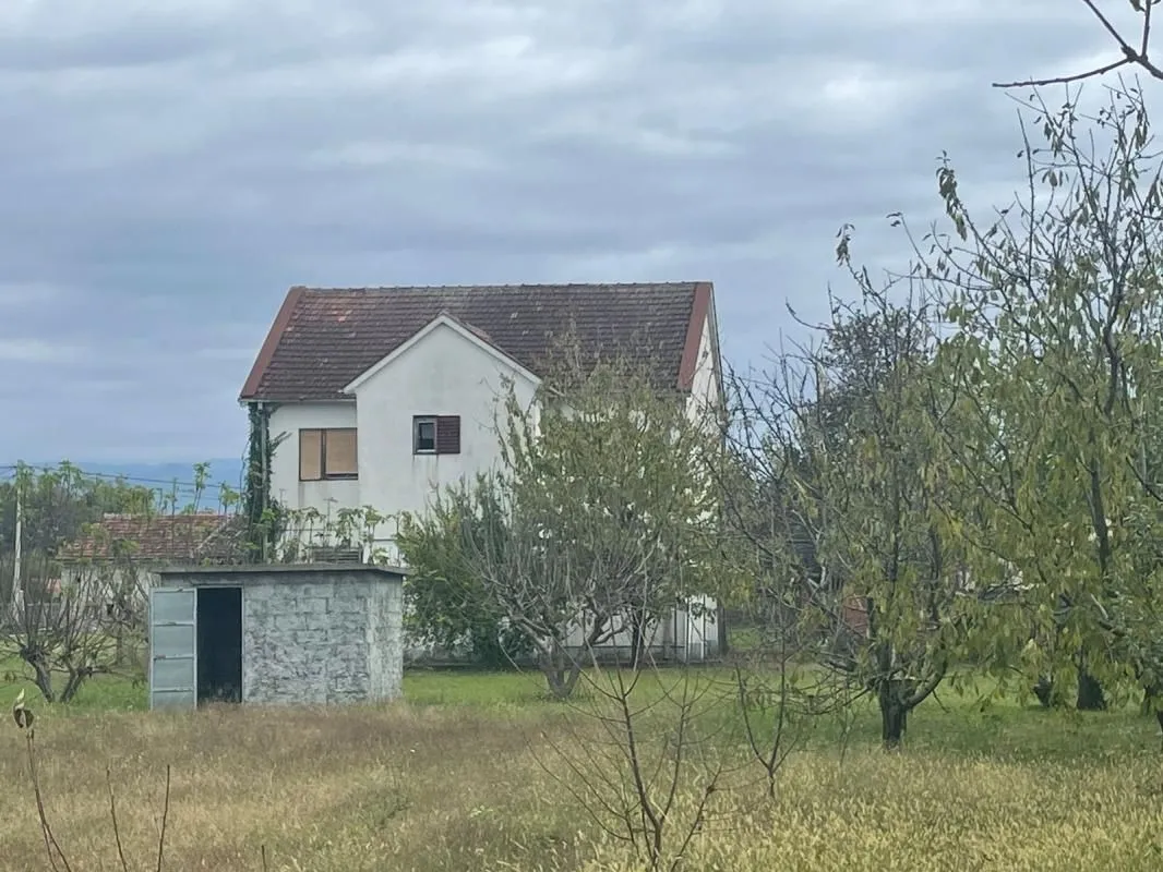 Sale, house, 220m², Golubovci, Podgorica
