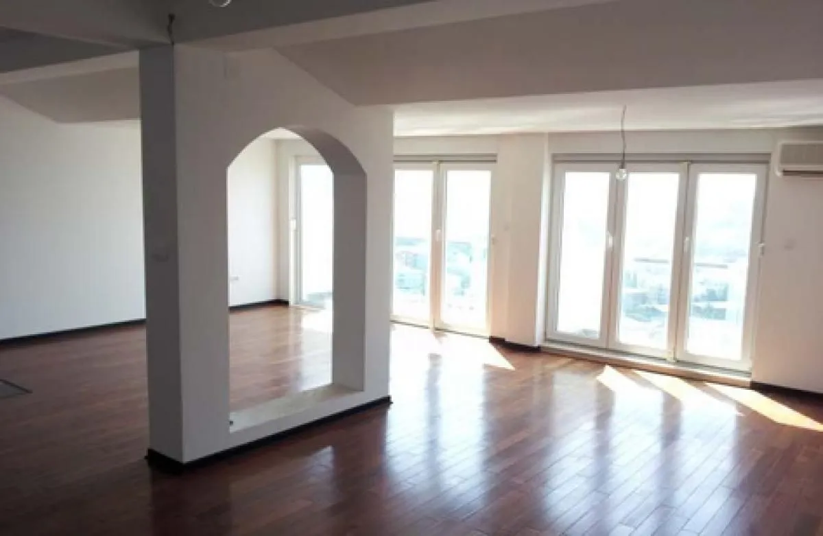 Prodaja, poslovni prostor, 137m², Petrovac, Budva