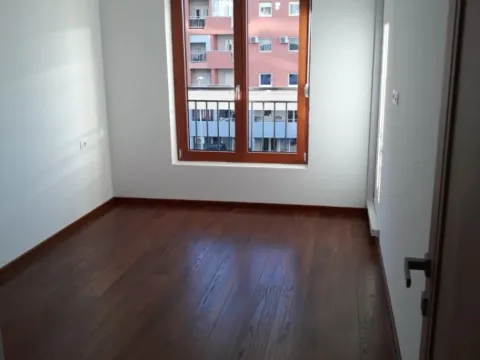 Izdavanje, dvosoban stan, 69m², Master Kvart, Podgorica - image 5