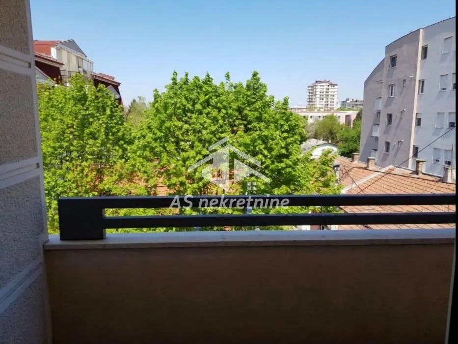 Izdavanje, trosoban stan, 75m², Fon (Fon - Bilećka), Voždovac Sve Podlokacije
