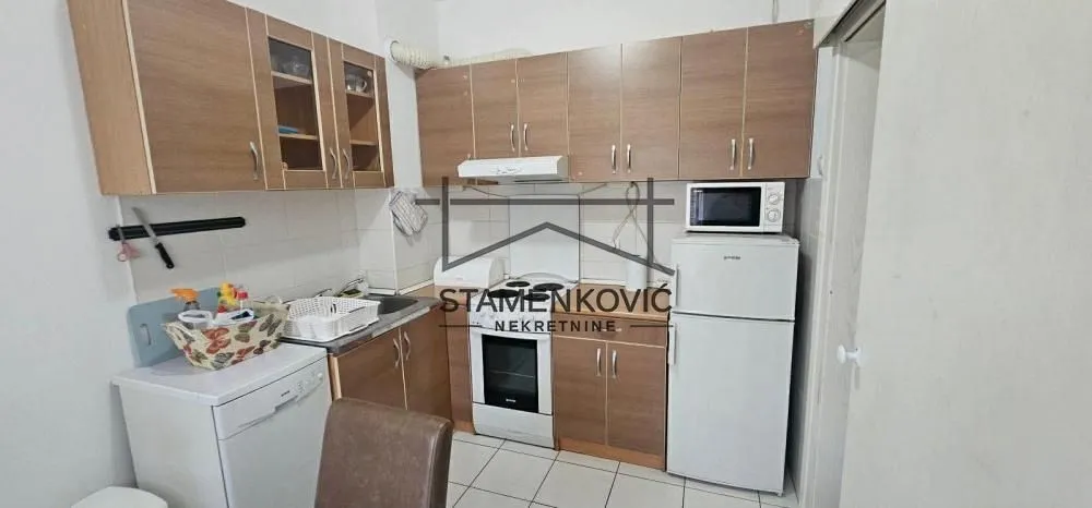 Izdavanje, dvosoban stan, 38m², Sajam, Novi Sad Sve Podlokacije