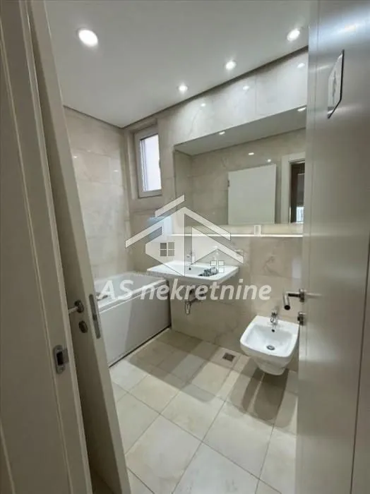 Rent, three bedroom apartment, 130m², Savski Venac, Beograd