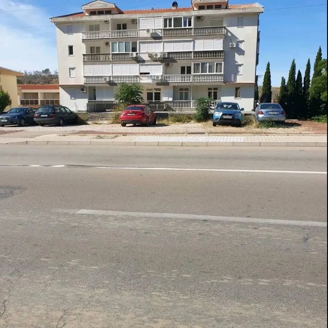 Prodaja, trosoban stan, 76m², Sutomore, Bar