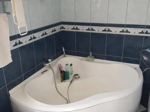 Rent, four bedroom apartment, 160m², Galenika, Beograd - image 14