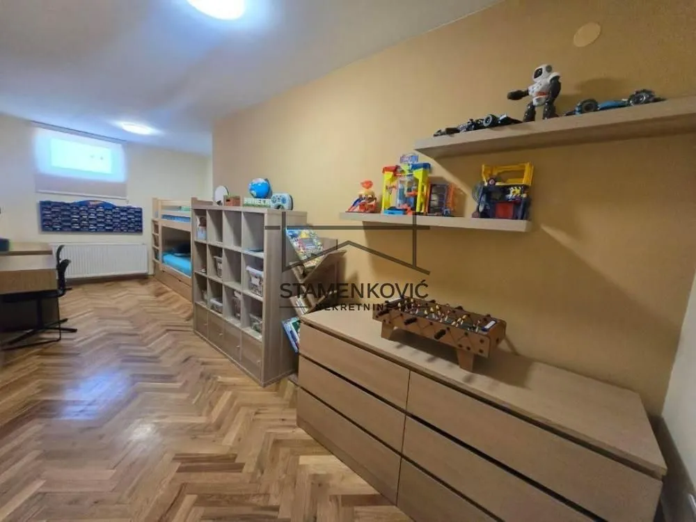 Prodaja, četvorosoban stan, 72m², Nova Detelinara, Novi Sad Sve Podlokacije