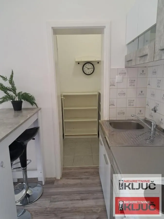 Prodaja, trosoban stan, 71m², Bulevar Oslobodjenja, Novi Sad Sve Podlokacije