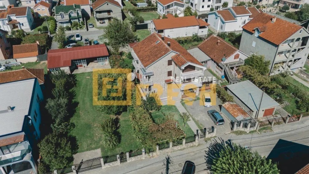 Prodaja, kuća, 400m², Murtovina, Podgorica
