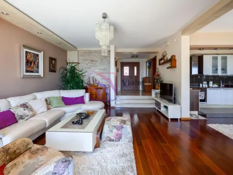 Prodaja, kuća, 252m², Šušanj, Bar - image 40