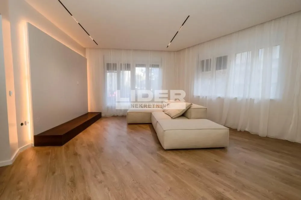 Sale, three bedroom apartment, 116m², Stari Grad, Beograd