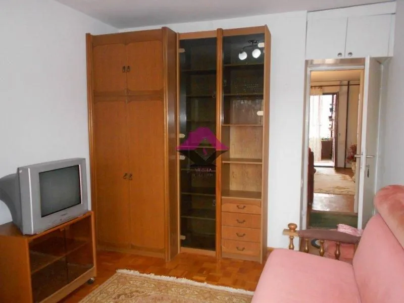 Izdavanje, trosoban stan, 75m², Cerak, Beograd