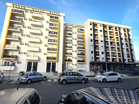 Prodaja, stan, 45m², Pobrežje, Podgorica - image 9