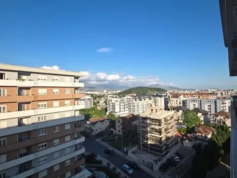 Izdavanje, jednosoban stan, 49m², Central Point, Podgorica - image 11