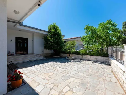 Sale, house, 416m², Utjeha, Bar - image 39