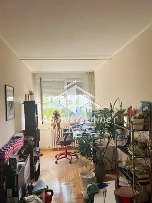 Izdavanje, četvorosoban stan, 100m², Brace Jerković, Voždovac Sve Podlokacije