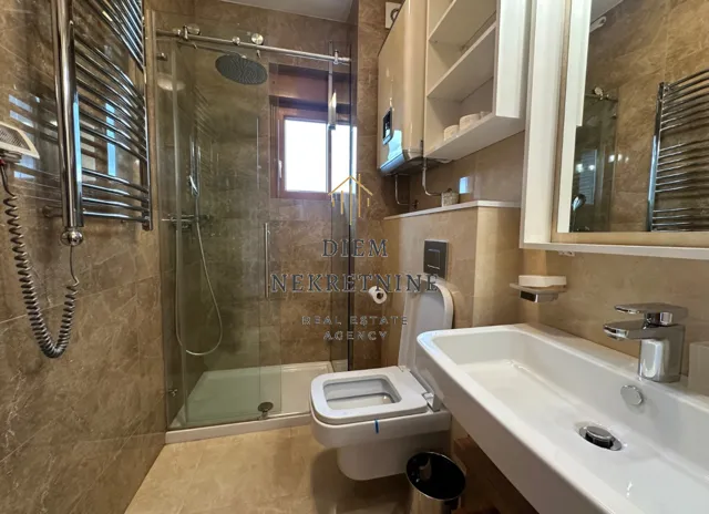 Rent, four bedroom apartment, 130m², Centar, Podgorica