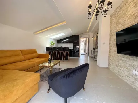 Rent, one bedroom apartment, 50m², Centar, Tivat