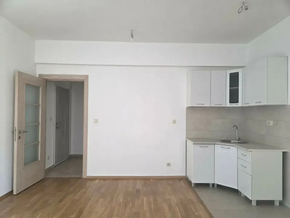 Izdavanje, jednosoban stan, 45m², Blok 9, Podgorica