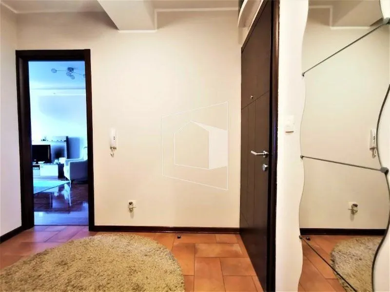 Izdavanje, dvosoban stan, 76m², Gorica C, Podgorica