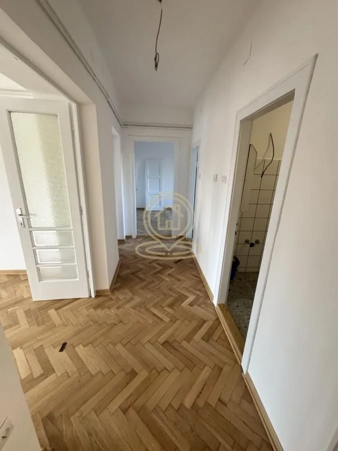 Prodaja, trosoban stan, 66m², Centar, Kragujevac