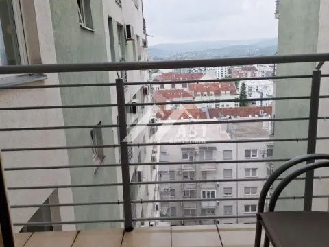 Izdavanje, trosoban stan, 70m², Bulevar Evrope, Novi Sad Sve Podlokacije - image 9