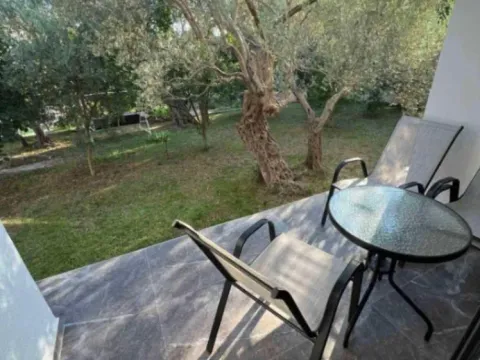 Izdavanje, jednosoban stan, 50m², Šušanj, Bar - image 2