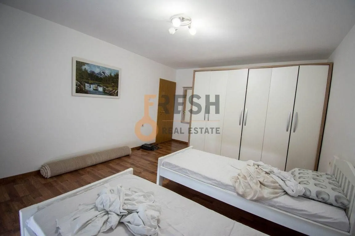 Prodaja, kuća, 450m², Stari Aerodrom, Podgorica