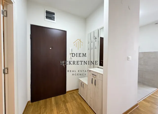 Izdavanje, jednosoban stan, 47m², City Kej, Podgorica