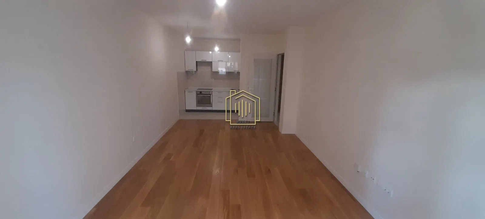 Izdavanje, jednosoban stan, 49m², Central Point, Podgorica