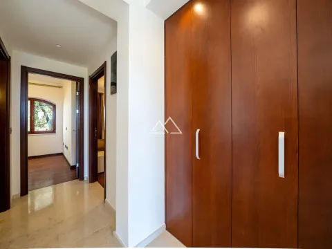 Sale, two bedroom apartment, 86m², Petrovac, Budva - image 10