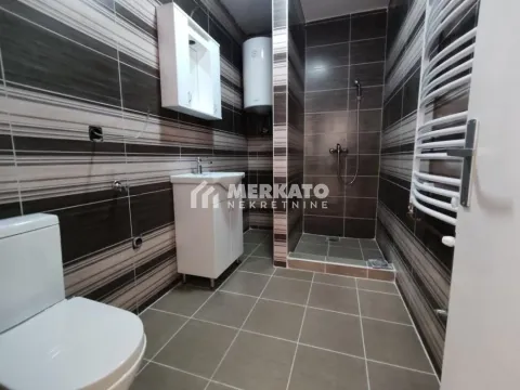 Prodaja, kuća, 222m², Centar, Zrenjanin - image 16