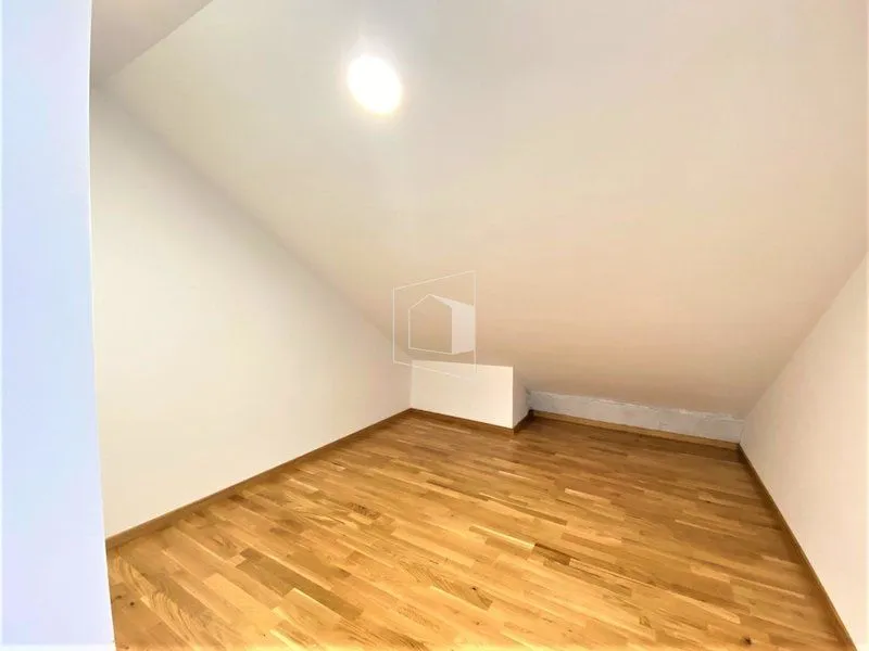 Rent, apartment, 100m², 1 maj, Podgorica