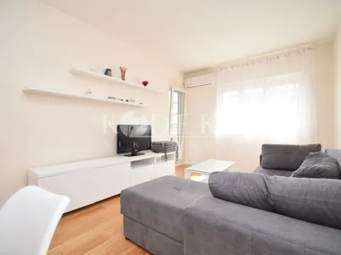 Izdavanje, jednosoban stan, 47m², Central Point, Podgorica - image 6