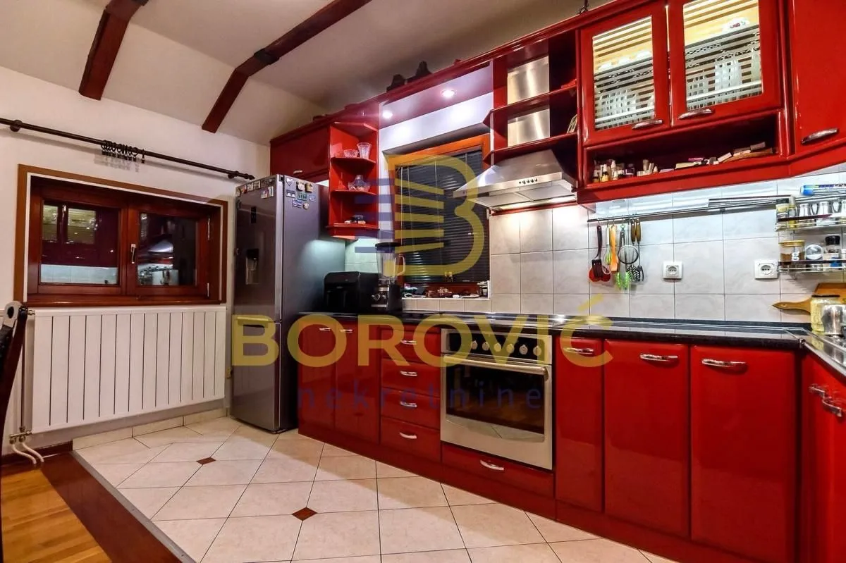 Sale, four bedroom apartment, 104m², Stari Grad, Beograd