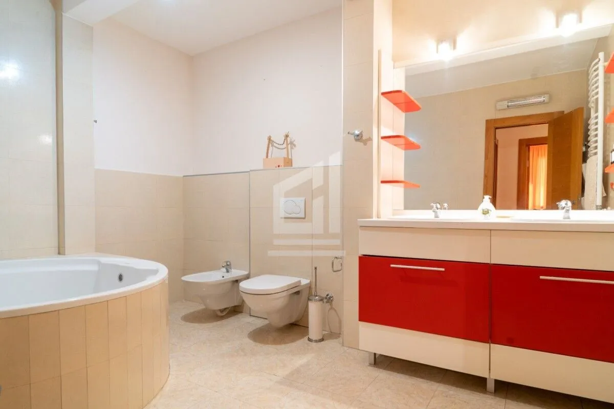 Rent, apartment, 118m², Vezirov Most, Podgorica