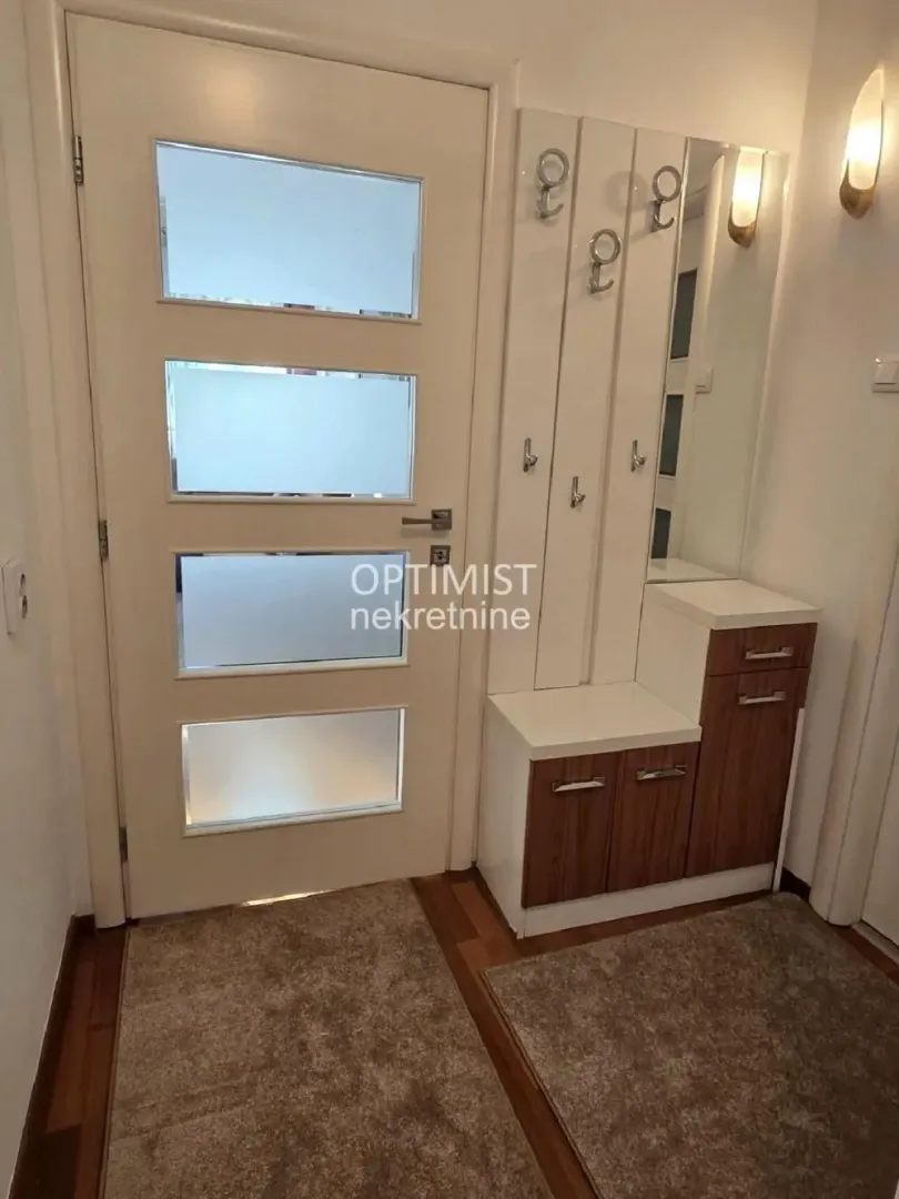 Izdavanje, dvosoban stan, 64m², Vračar Centar, Vračar Sve Podlokacije