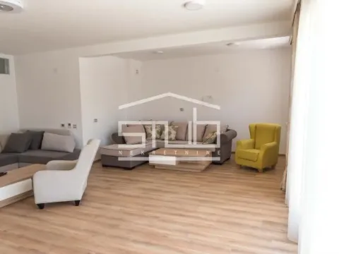 Izdavanje, kuća, 1400m², Savski Venac, Beograd - image 8