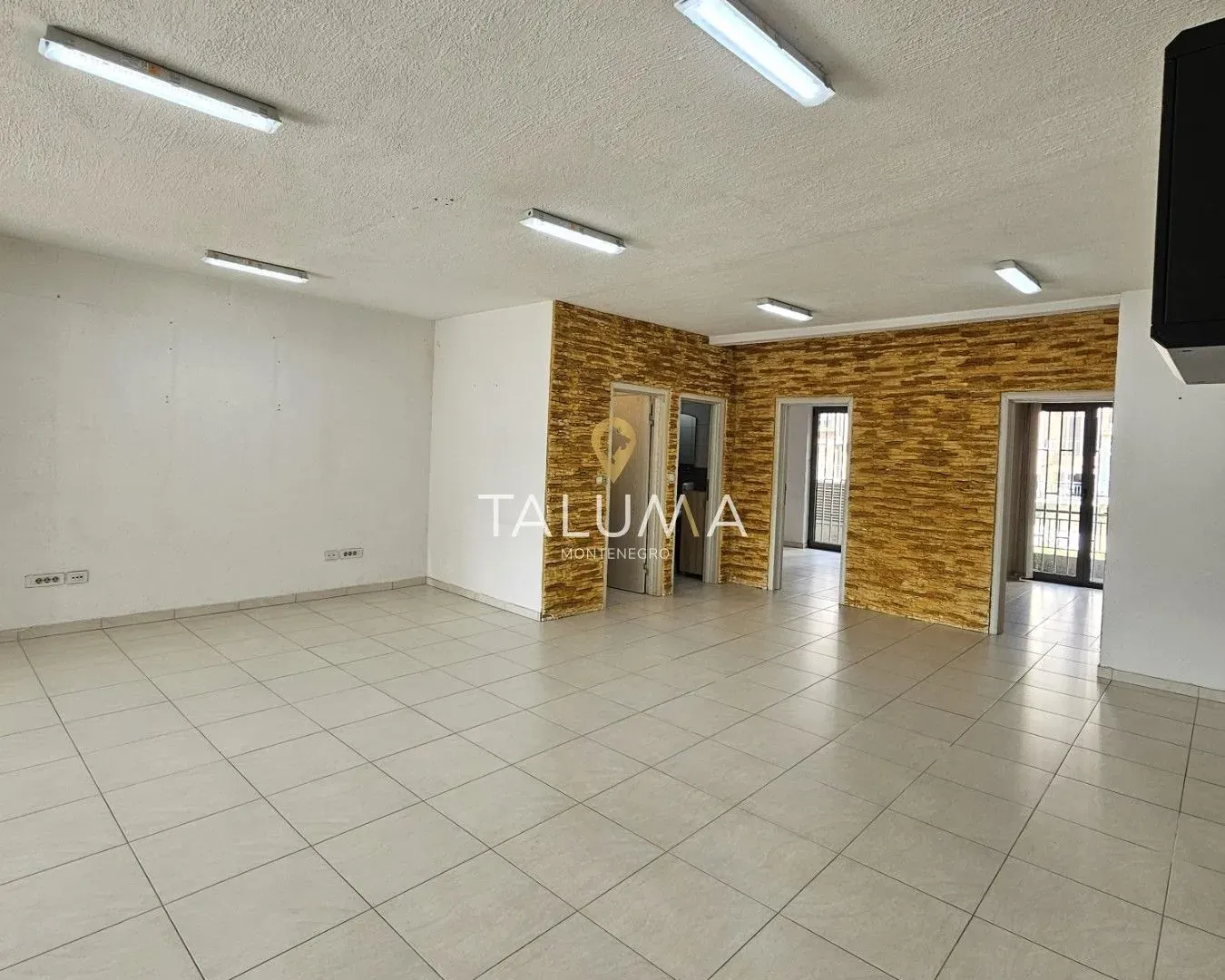 Rent, office space, 190m², City Kvart, Podgorica