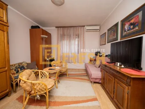 Prodaja, kuća, 140m², Pobrežje, Podgorica - image 6