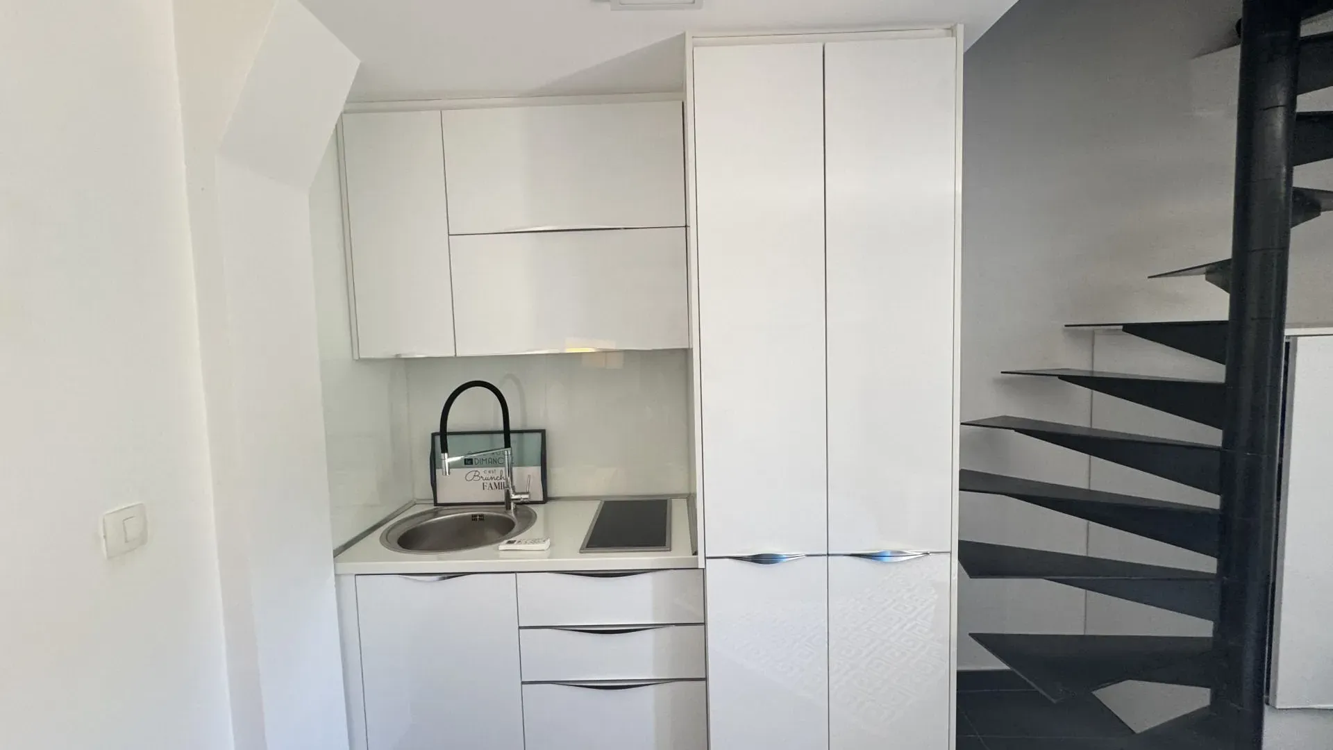 Izdavanje, jednosoban stan, 40m², Stari Grad, Budva