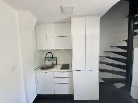 Izdavanje, jednosoban stan, 40m², Stari Grad, Budva - image 6