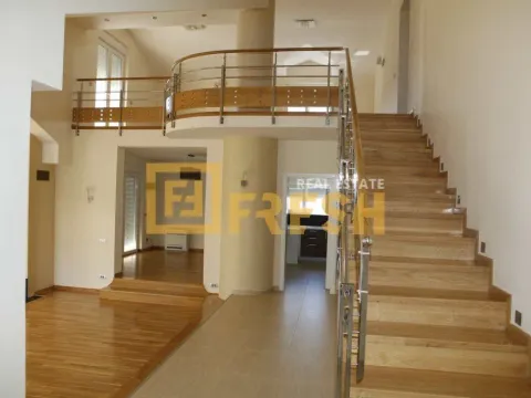 Prodaja, kuća, 304m², Kokoti, Podgorica - image 11