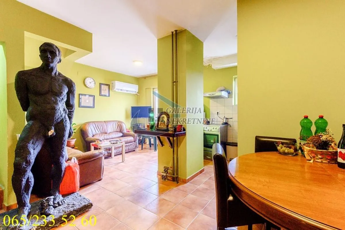 Prodaja, kuća, 326m², Kaludjerica, Grocka