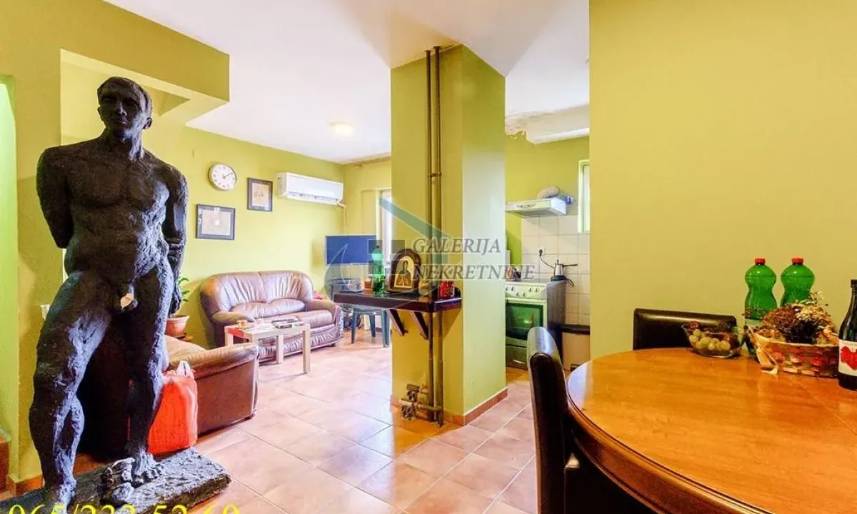 Prodaja, kuća, 326m², Kaludjerica, Grocka